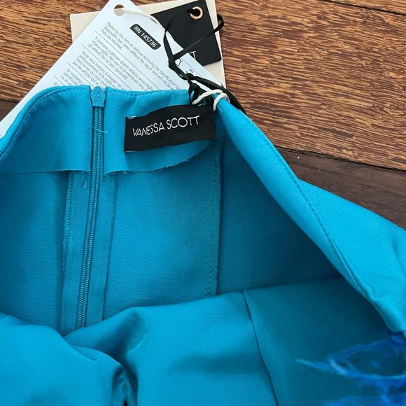 NWT Aqua Blue Jumpsuit by Vanessa Scott - size 38 - Picture 3 of 3